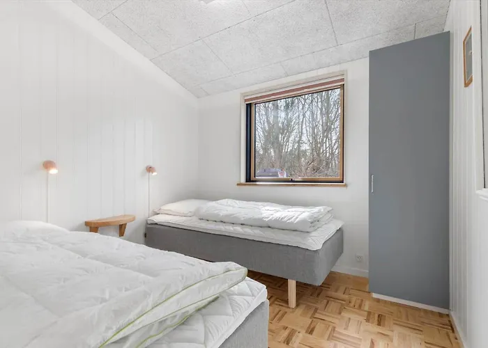 8882-glesborg-kaervejen-5 * Fjellerup Strand
